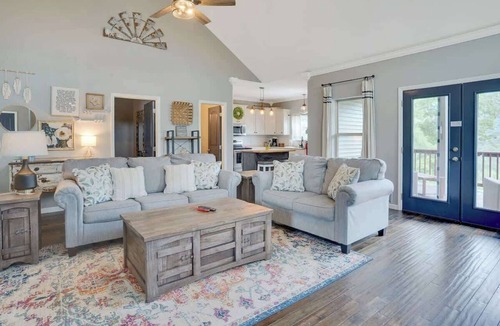 Wildwood Cabin | Treetop Retreat - Amazing Views, Hot Tub, Secluded