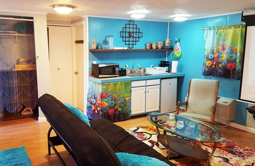 Lexington Apartment | Treetops Solar Sanctuary