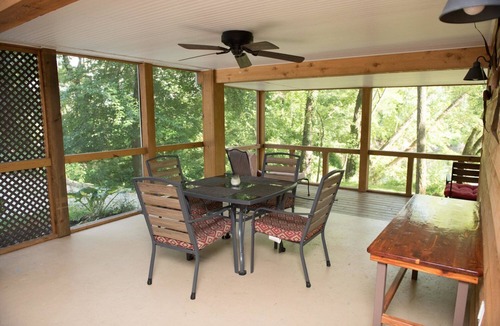 Farmers Cabin | Triplett Creek Cabin Rental with Scenic Views – Near Cave Run Lake!