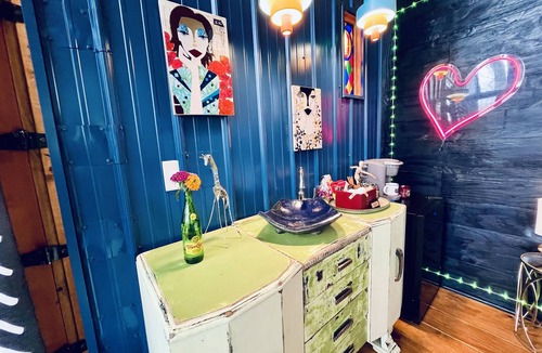 Doyle Apartment | Trolley and The Treehouse #hiking #love #friendcation