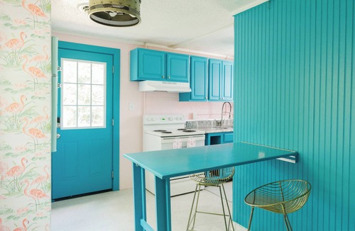 Petersburg House | Tropicana Bungalow - Retro Gem Near Fort Gregg-Adams and Old Towne