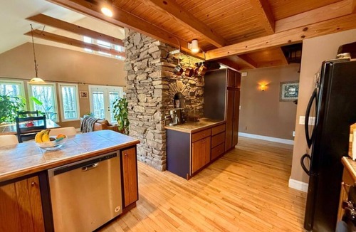 Saluda Ski Chalet | True Cabin in the Woods Experience