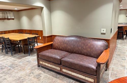 Marshall Hotel | Turkey Run Inn & Cabins