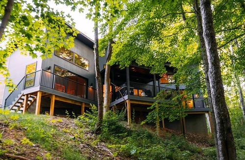Laurelville Cabin | Twelve34 House, Penthouse in the Trees, Luxury Hocking Hills, Trails