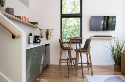 Asheville Cabin | Two Modern Tiny Homes 4 miles to DT w/Hot Tub