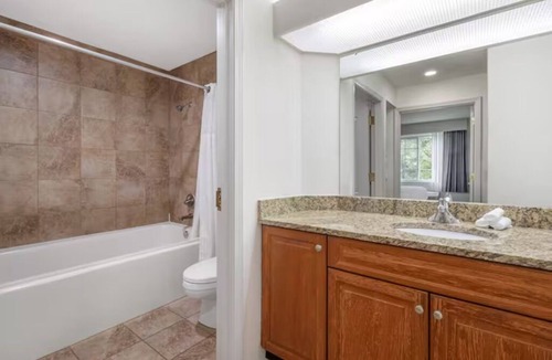 Mishawaka Hotel | Two Spacious 2BR Suite Near Notre Dame l w/Living Area & Kitchenette