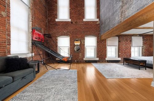 Wholesale District Apartment | Two Story Penthouse - Walk to the Convention Ctr