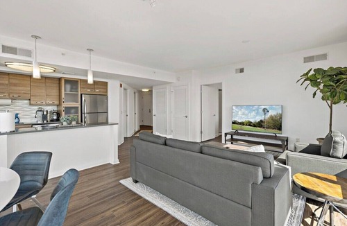 McLean Apartment | Tysons 2BR | Panoramic Views, Rooftop Pool & Gym