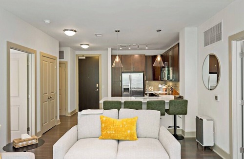 McLean Apartment | Tysons 2BR | Two Baths, Pool & Gym