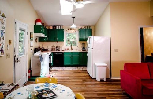 Franklin House | Unforgettable Glamping Caravan Rental in North Carolina for Intimate Weekends Away in Franklin