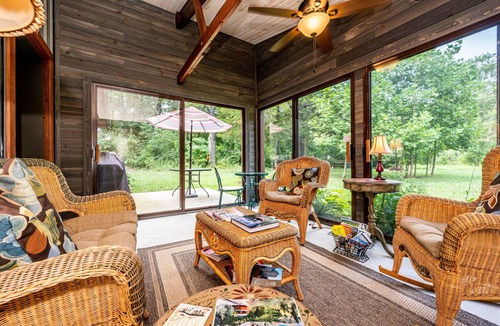Columbus Cabin | Unique Barn-Style Cottage | Pond, Fire Pit & Near Nashville 2BR, 1BA