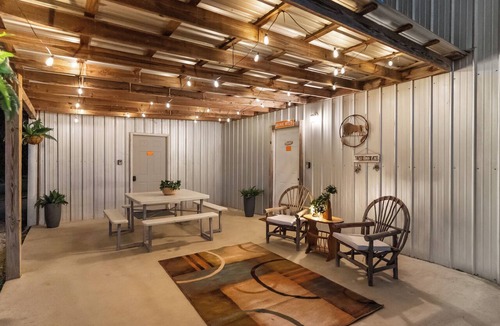 Winona House | Unique Cabin Sleeps up to 10. Direct Access to Brimstone. Multiple Hot Tubs