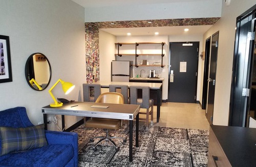 Lititz Hotel | Unique Design, King Bed-Free Wifi-Let Hotel Rock Lititz Deliver a VIP Experience