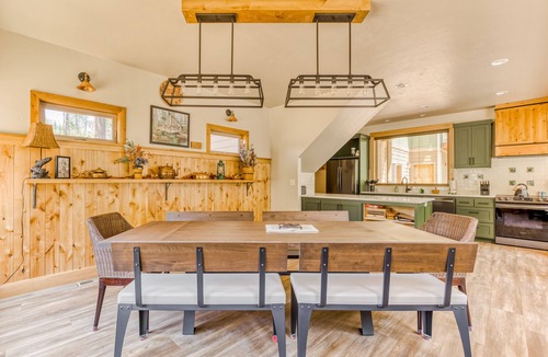 Vida House | Unique riverfront home + cabin with amazing views, deck, & W/D - dog-friendly