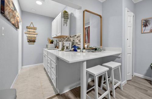 South Pensacola House | Unit 12 Simple Comfy Tiny Pensacola Studio
