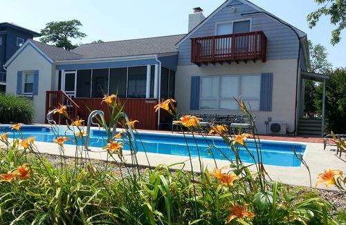 Cape Saint Claire House | Unwind at Waterfront Annapolis w/swimming pool & pier - July specials!