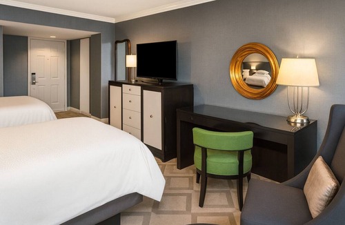 West End Hotel | Unwind in Style and Comfort! 3 Relaxing Units at Melrose Georgetown Hotel