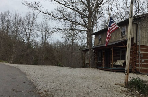 East Bernstadt Cabin | Up the Creek Cabin 3 mi to Wildcat Off Road Park