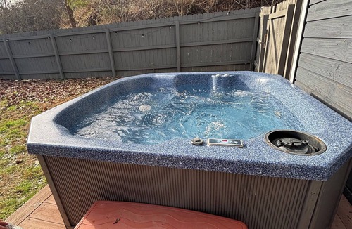 Sevierville House | Updated - 3-bedroom house in delightful Sevierville, hot tub, dog friendly