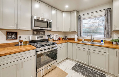 Macon House | Updated + Inviting! North Macon Home Near Dtwn