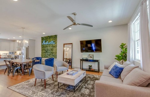 Historic Waverly House | Upscale & Modern | Premier Location & Experience