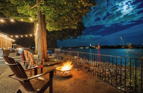 Jeffersonville House | Upscale Riverfront Newspaper Featured w/Sauna Cinema HotTub Pets Views