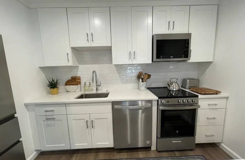 Homewood House | Uptown Annapolis - Peaceful, Sparkling, 1 Bed/1 Bath Apartment, Sleeps 3-4