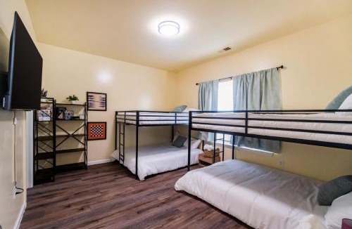 Paw Creek House | Uptown Charlotte 3BR | Grill + Fire Pit