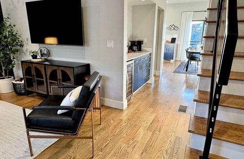 Northside House | Urban Overlook | Balcony Views Near Coolidge