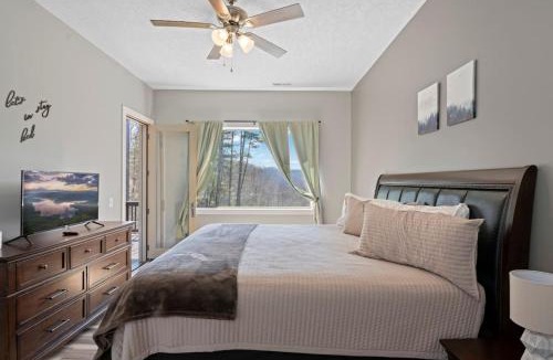 Sylva House | Valley View 4 Units - Peaceful Mountain Escape, Decks, Views, and Privacy