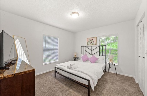 Myrtle Beach Apartment | Viagem Stunning 2BR with Pool, Gym & Parking