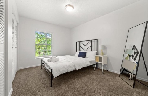 Myrtle Beach Apartment | Viagem Stunning 2BR with Pool, Gym & Parking