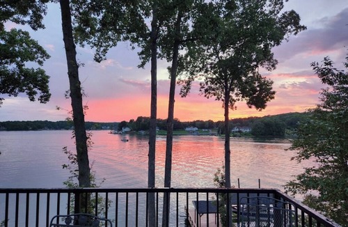 High Point House | "Views to die for" Near HFB/Dock/Kayaks/Patio/Deck/Grill/GmRm/FirePit/Families!