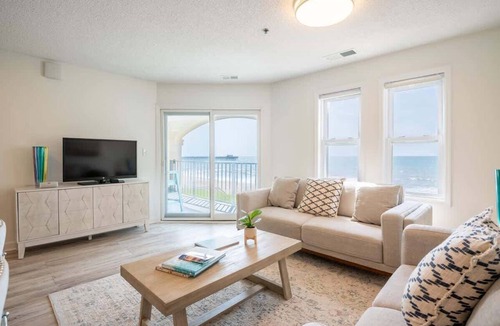 North Topsail Beach Condo | Villa Capriani 218B-Oceanfront with Pool-North Topsail Beach