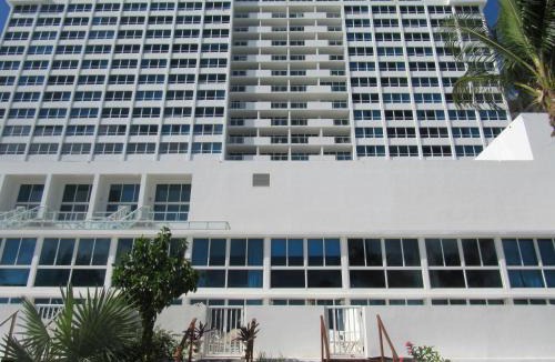 Mid Beach Apartment | Villa Katy, Beachfront property