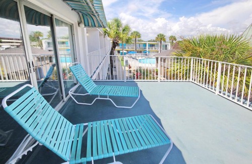 Myrtle Beach Hotel | Waikiki Village 2BR Executive Suite - 200