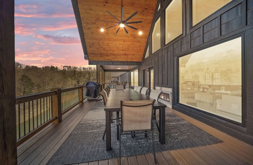 La Follette House | Wakes N Shades-Brand New. Private Dock. Hot Tub. 9 Bed/12 Bath.Theater Room