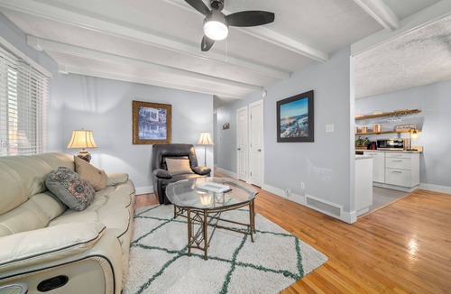 Asheville House | WALK-BIKE TO BILTMORE VILLAGE SHOPS & RESTAURANTS! 3 BR 1.5 BA w Granite, Hdwds