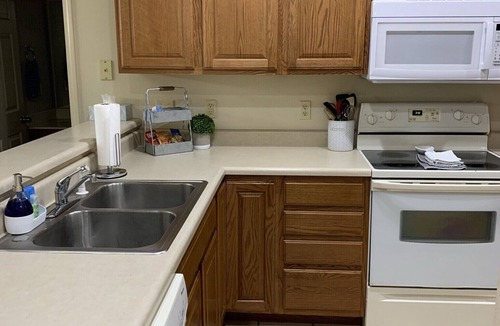 Branson West Condo | Walk-In Luxury Condo 3BR/3BA 3 Minutes to Silver Dollar City & Table Rock Lake