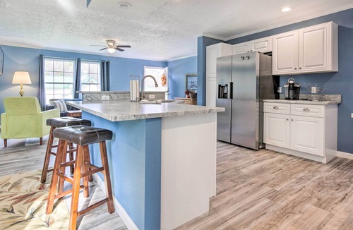 Tuxedo House | Walk to Lake Summit! Mountain-View Zirconia Home