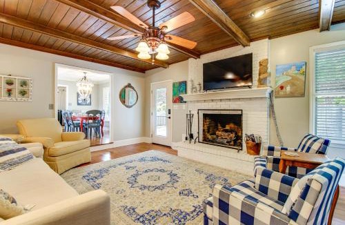 London House | Walk to Main St! 4-Acre Family Escape in London
