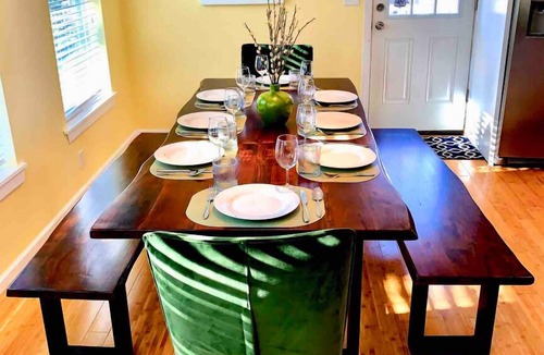 Wooded Estates House | Walk to ND - 3 Living Rooms - 5BR 3 Baths - Sleeps 16 - Top 1% Rated