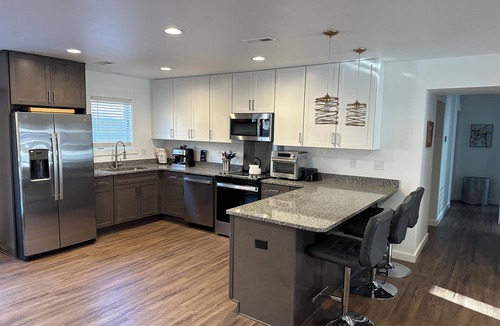 Ridge St. Apartment | Walk to UVA,breweries, live music, restaurants, parking, fenced yard.