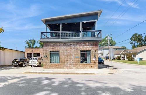 Northside House | Walkable Gem! Dtwn Chattanooga Base w/Balcony