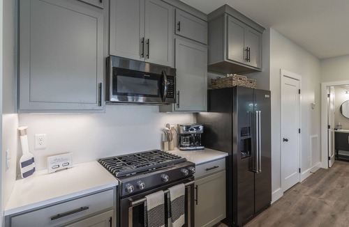 Byrdstown House | WANT AN AMAZING VIEW OF THE LAKE? This modern home offers than just space!