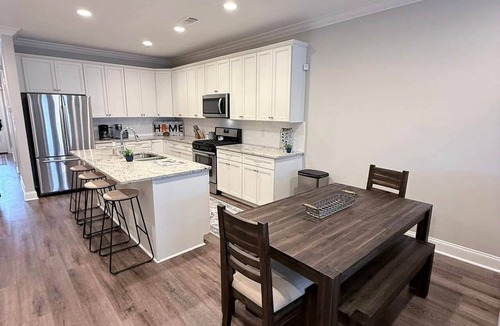 Auburn House | War Eagle Landing