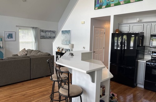 Kendall House | Water front EVERYTHING LAKE LIFE HAS TO OFFER FAMILY FRIENDLY