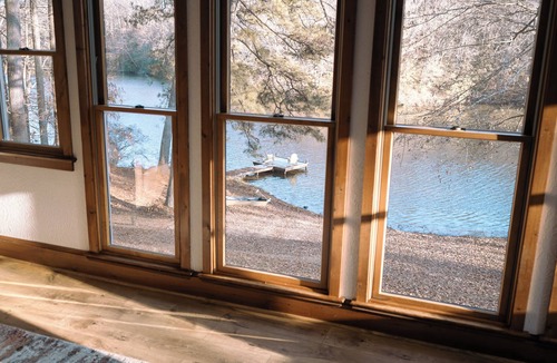 Lanexa House | Waterfront Cabin on 9 Acres with Private Dock