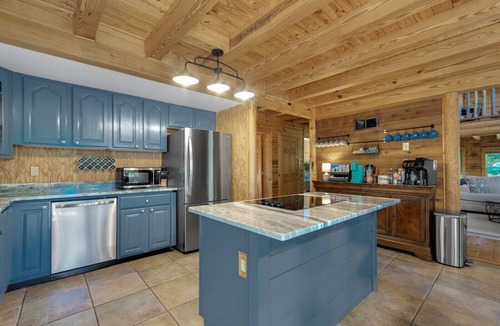 Gainesville House | Waterfront cabin with party dock. We are pet friendly so bring the whole family.