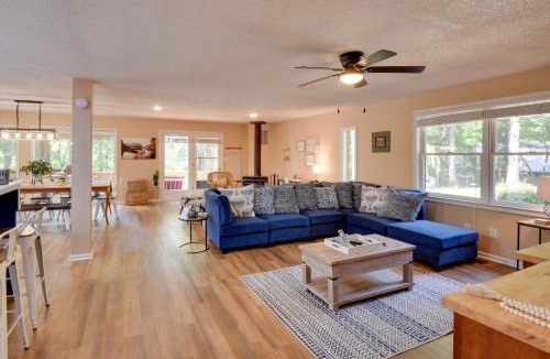 Wiley House | Waterfront ‘CasAbella Cottage’ w/Kayaks & Fishing